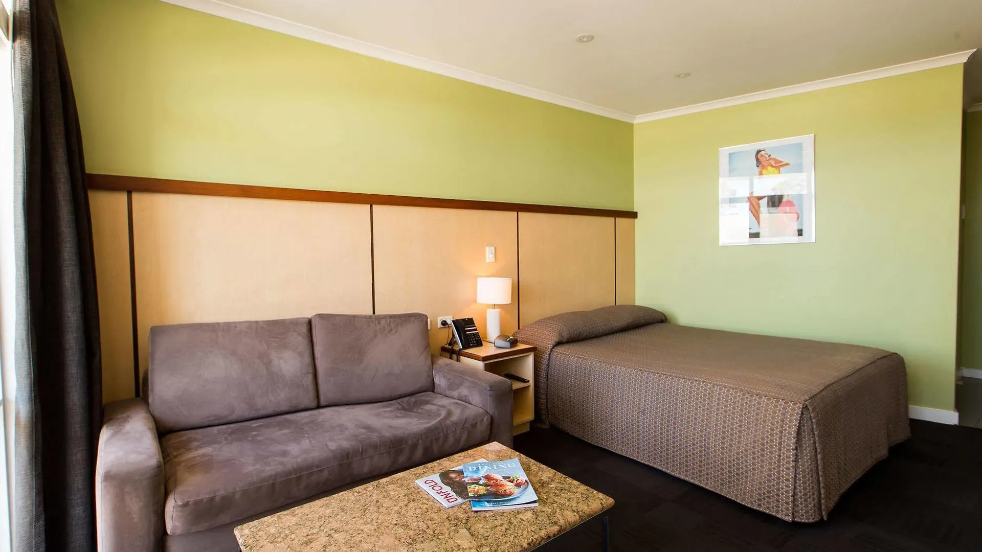Hotel Nightcap At Watermark Glenelg Adelaide